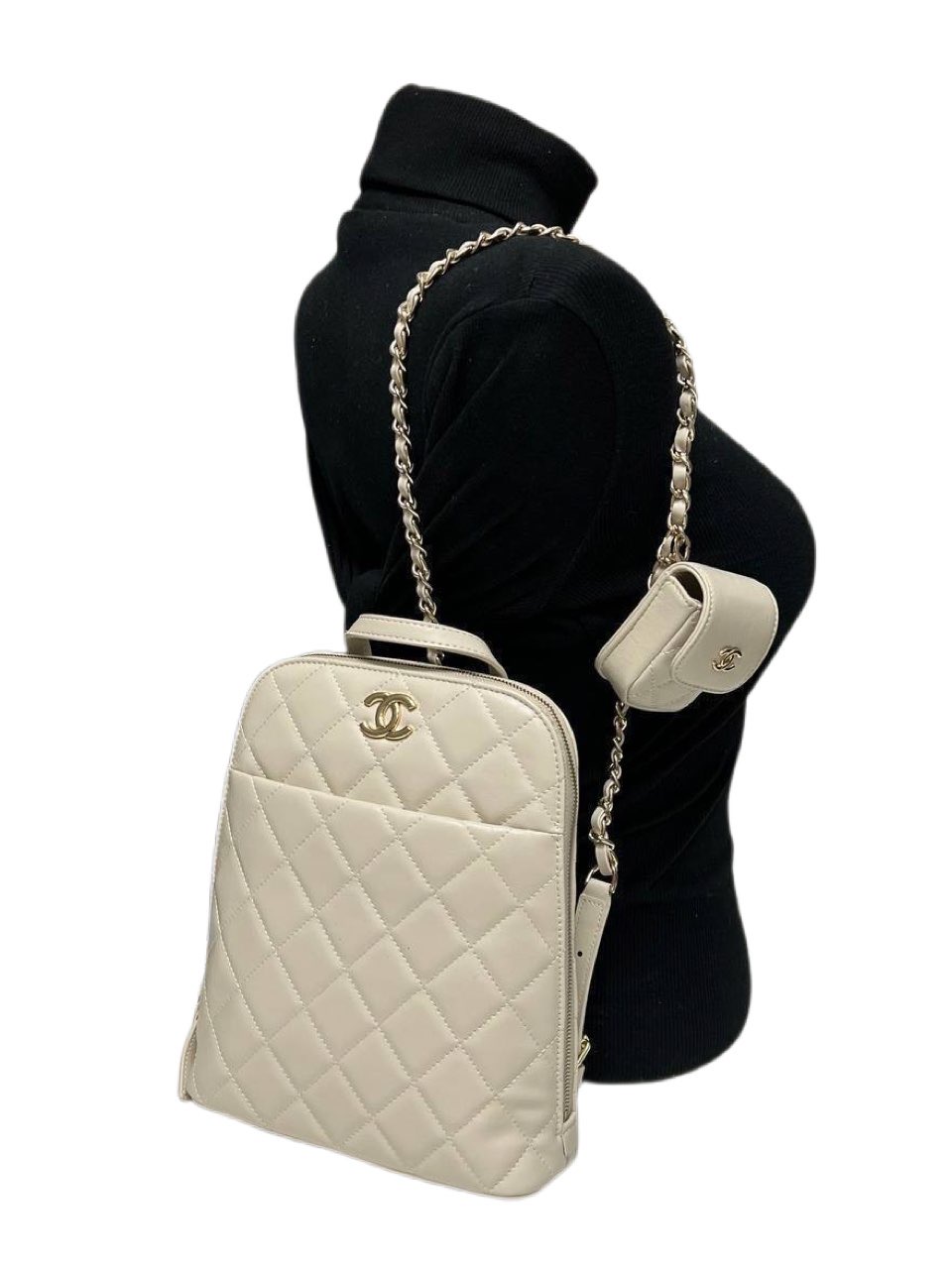 Мини-рюкзак CHANEL 22A